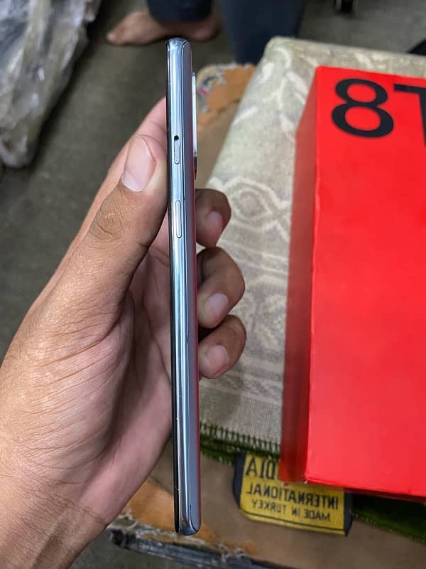 One plus 8t 10/10 condition with box new phone 4