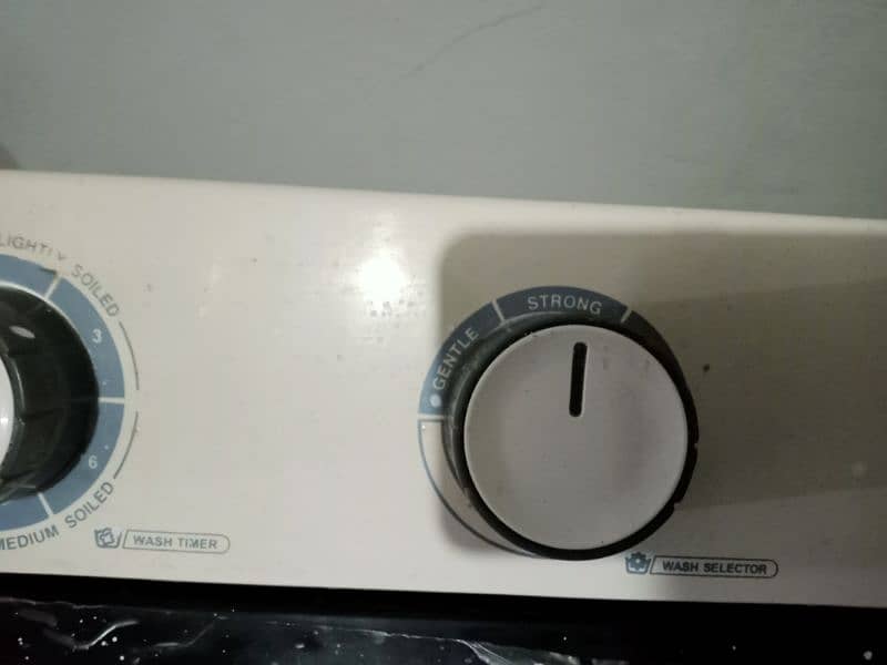 Dawlance DW-9100C Washing Machine in Very Good Condition 2