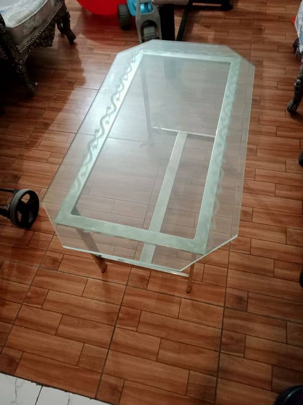 Glass Table with Beautiful Design in Very Good Condition 1