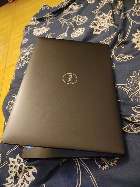 Dell latitude 5400 i7 8th gen with AMD graphics card 3