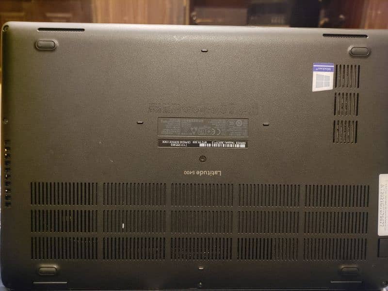 Dell latitude 5400 i7 8th gen with AMD graphics card 4