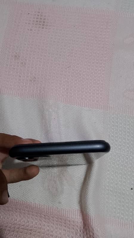 iphone 11 with box 64(gb) 7