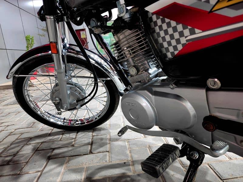 HONDA CG 125 (Black Machine) 1