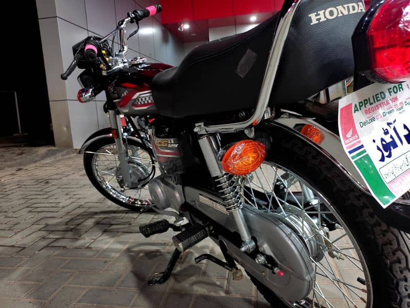 HONDA CG 125 (Black Machine) 4