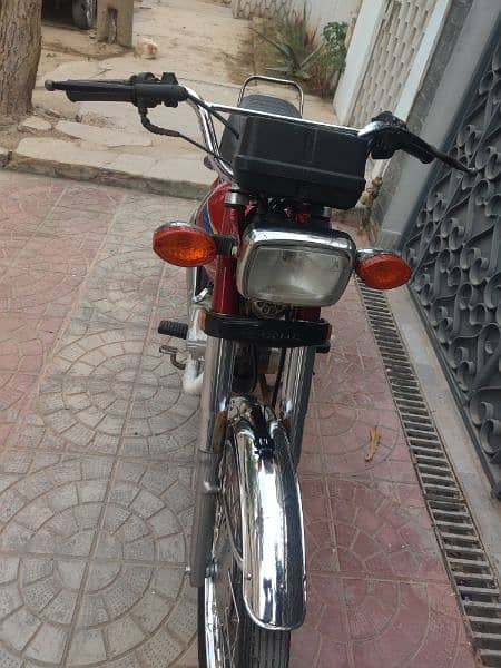 road price 125 model 2021 Karachi number all ok 6