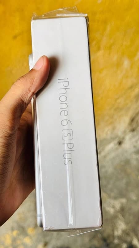 iphone 6s plus with box /64 gb 1