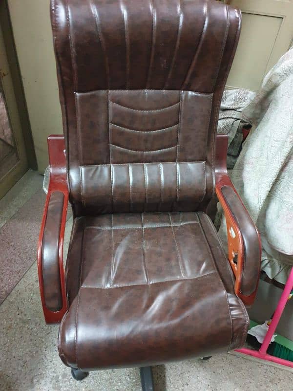 executive and other chairs are for sale 2