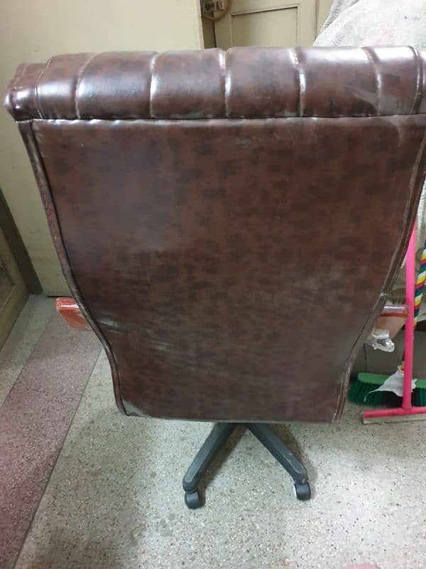 executive and other chairs are for sale 5