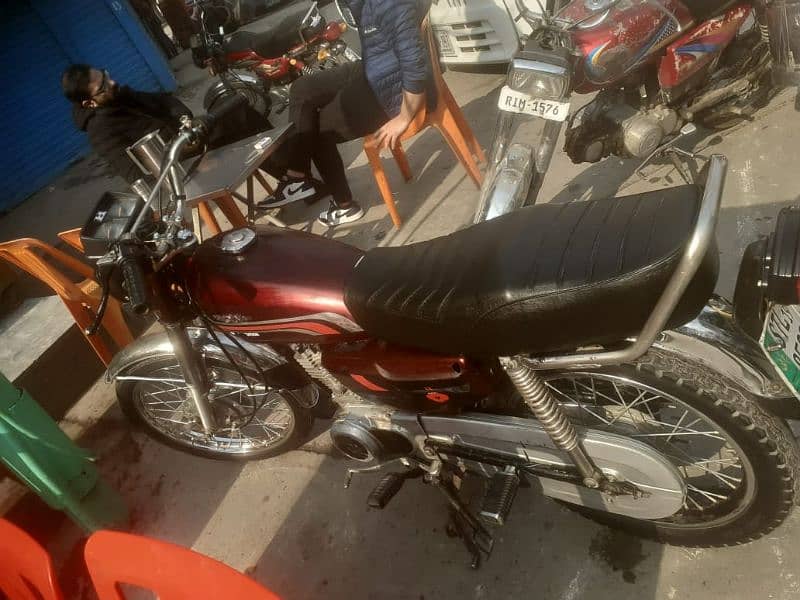 China 125 , 2019 model 033342774777 3