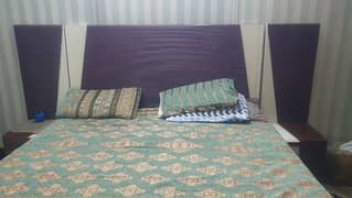 BED SET (BED AND SIDE TABLES) FOR SALE