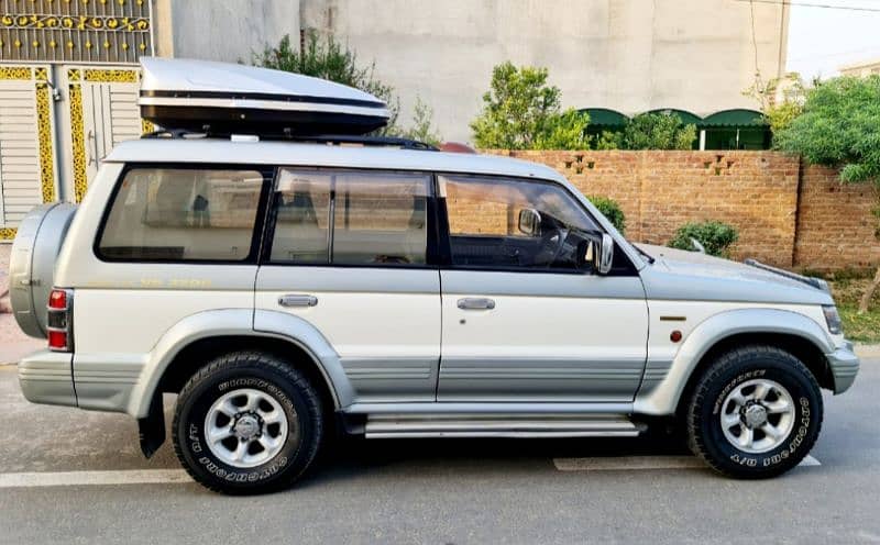 Mitsubishi Pajero 1992 2