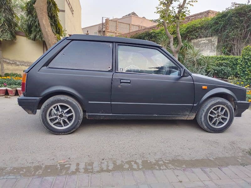 Daihatsu Charade 1984 5