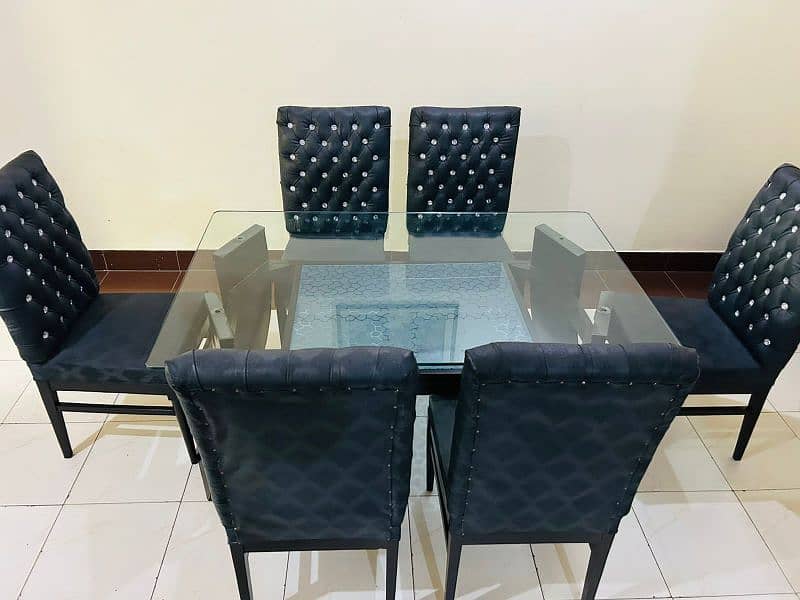 DAINING TABLE WITH 6 CHAIRS 3