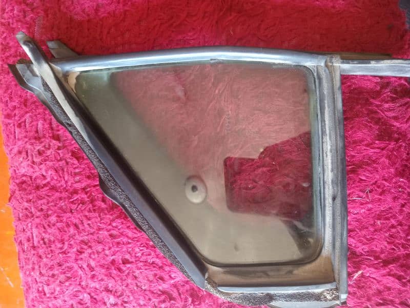 Left side toyota Aqua hybrid mirror price 20000 2