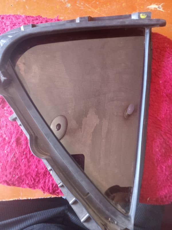 Left side toyota Aqua hybrid mirror price 20000 3