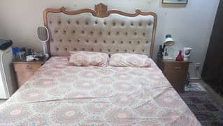 bed for sale with mirror and dressing table