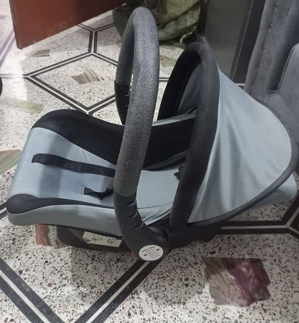 baby carry cot 1