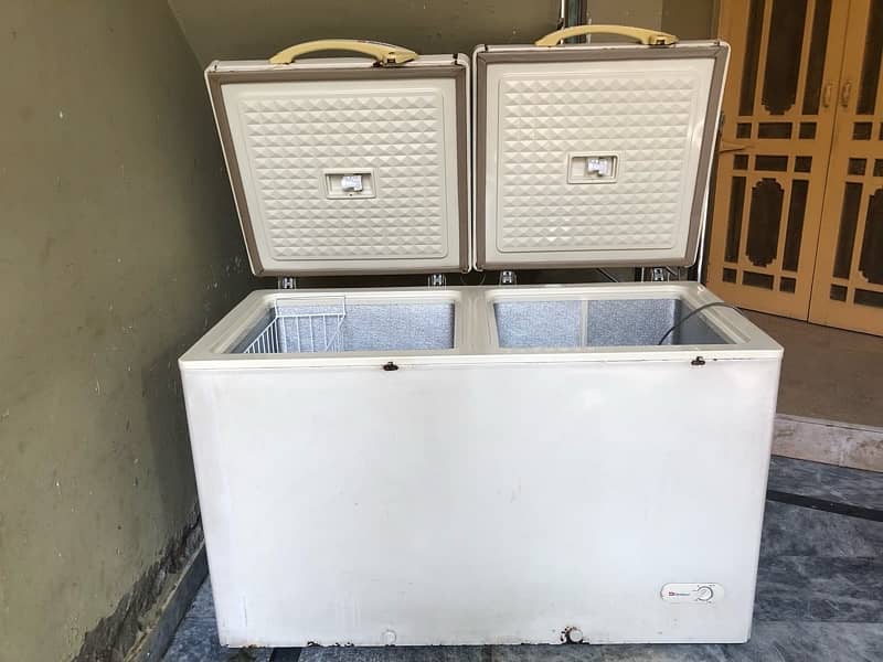 Dawlence double door freezer 2