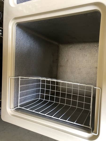 Dawlence double door freezer 4