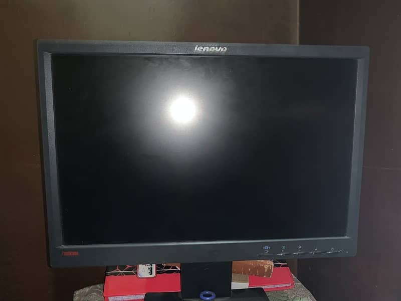 Full Computer setup 8Gb 320Gb With 20 Inch Graphic lcd 0