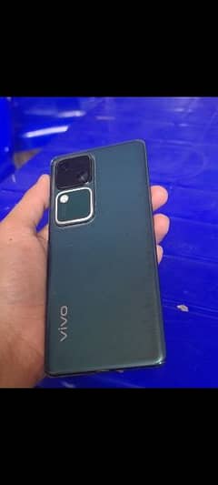 VIVO V30