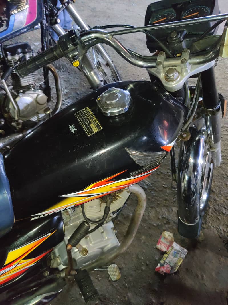 Honda cg125 genuine 3