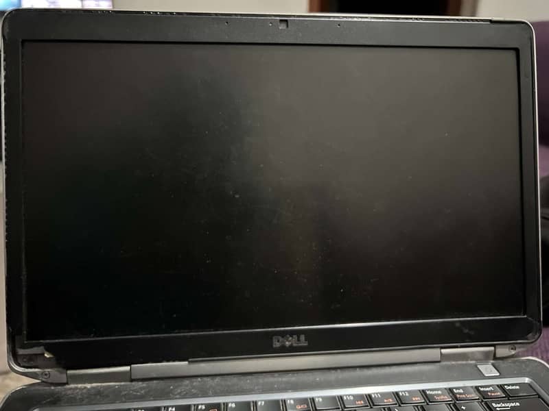 Dell latitude e6430s core i5 4gb Ram 5