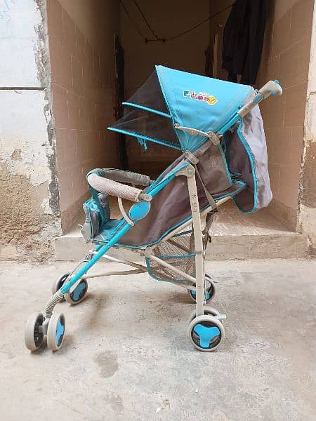 Baby cot pram + strollers 3