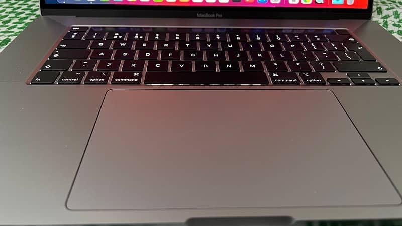 Mac Book Pro i9 (2019-16”inch) 16/1TB SSD, Graphics card 4GB 7