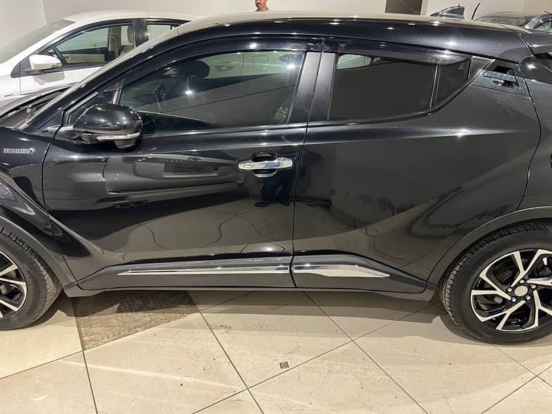 Toyota C-HR 2018 1