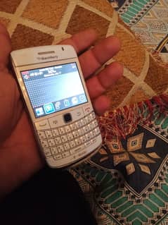 blackberry 9700 bold UK model urgent sale non pta 0