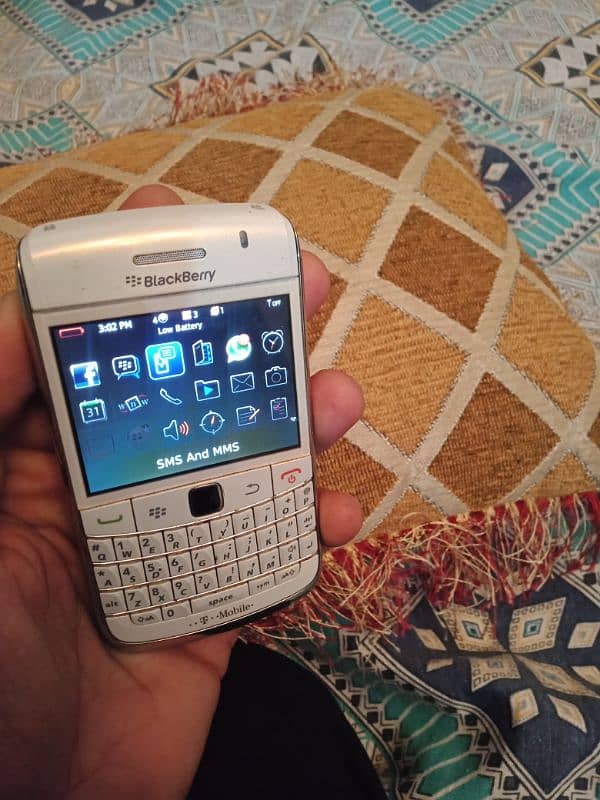 blackberry 9700 bold UK model urgent sale non pta 1