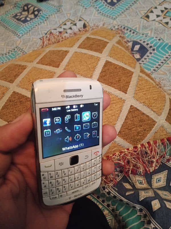 blackberry 9700 bold UK model urgent sale non pta 2