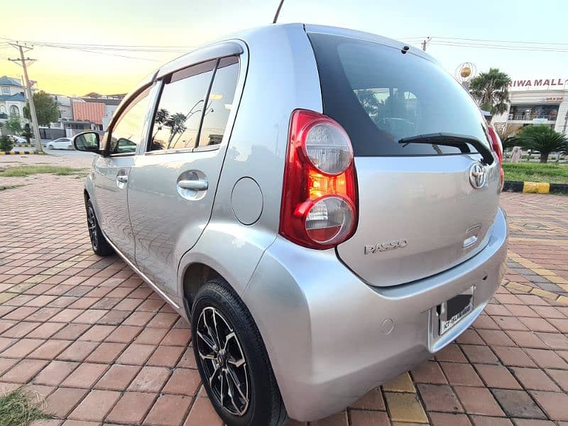 Toyota Passo 2012 3