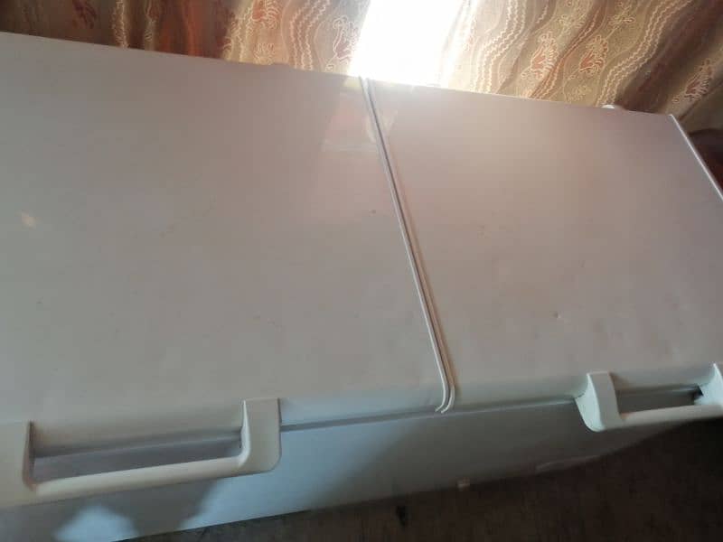 Good condition deep freezer available for sale urgent 3