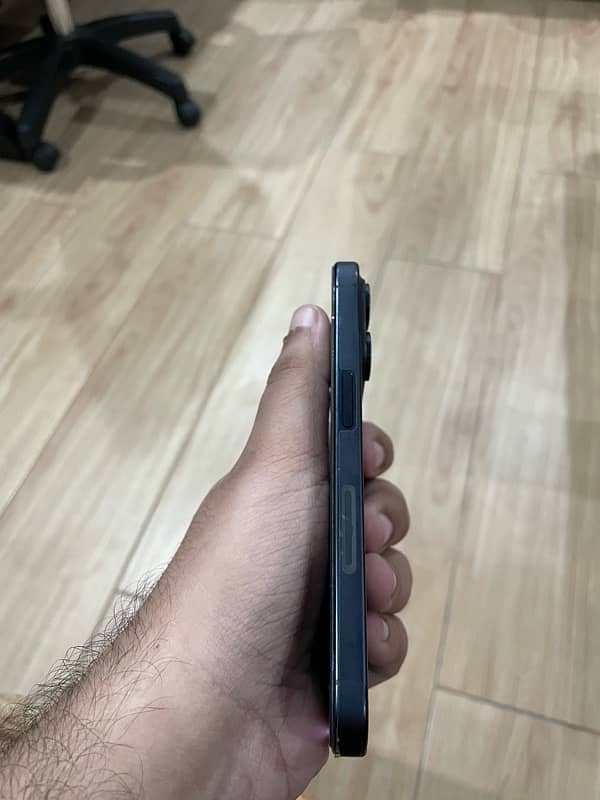 iPhone 15 Pro Non PTA JV Blue titanium 3