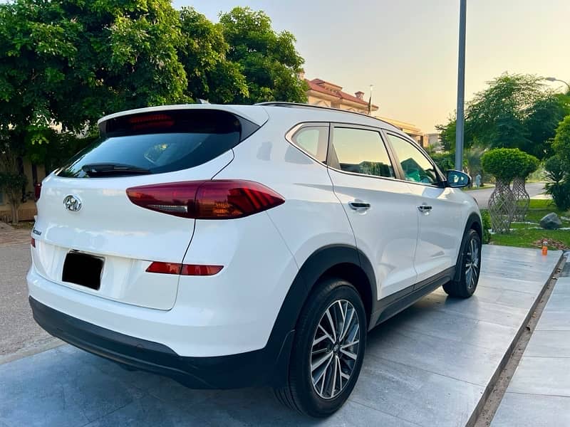 Hyundai Tucson GLS Sport 3