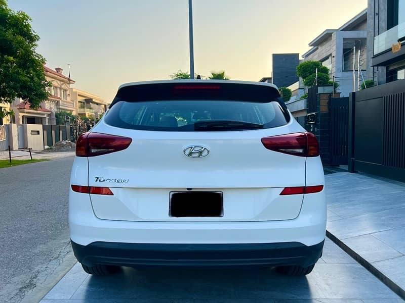 Hyundai Tucson GLS Sport 4