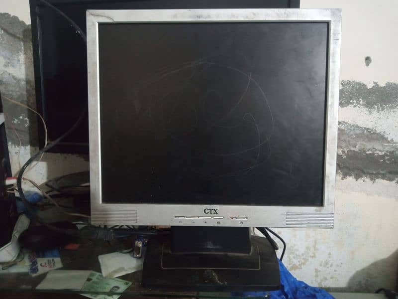 CTX 17 inach LCD far sale urgent 1