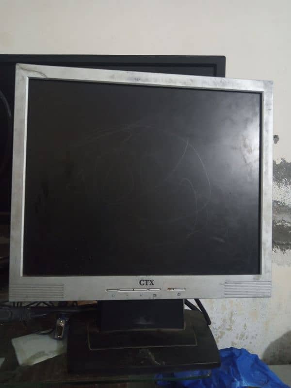 CTX 17 inach LCD far sale urgent 2