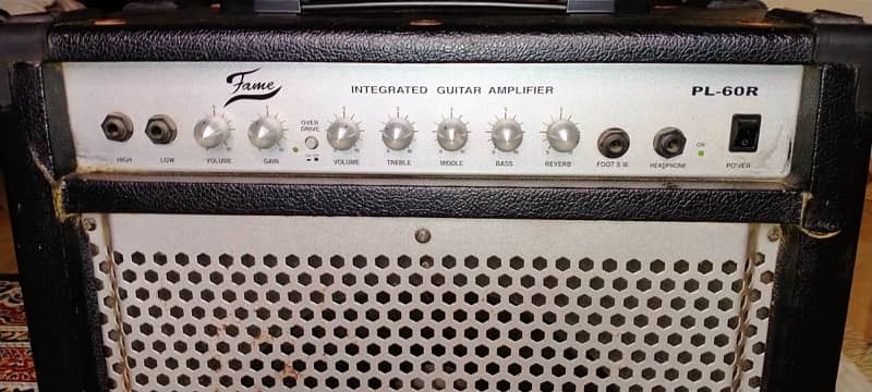 MEGA FAME GUITAR AMPLIFIER 1