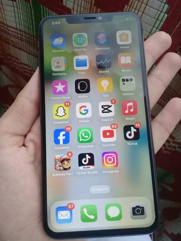 iPhone  xs max only 28000 4