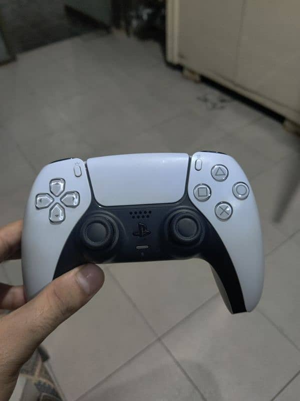 Ps5 controller with Portable Charger 4