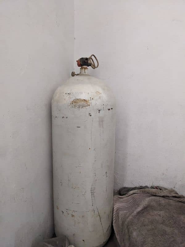 lpg/cng kit (genuine)all okay condition 1