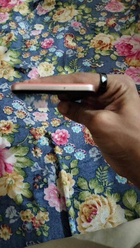 oppo F17 8 / 128 all ok 10 by 10 condition w 2