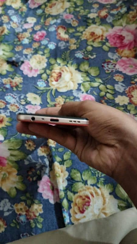 oppo F17 8 / 128 all ok 10 by 10 condition w 3