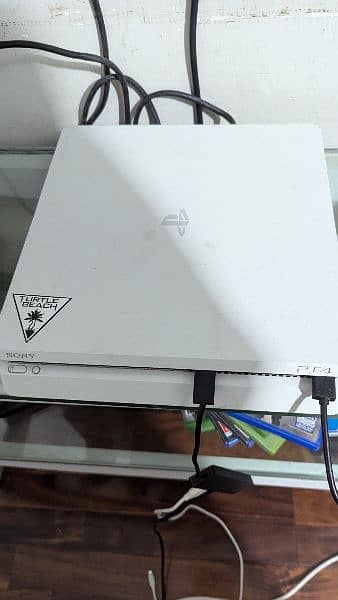 PS4 Slim 1