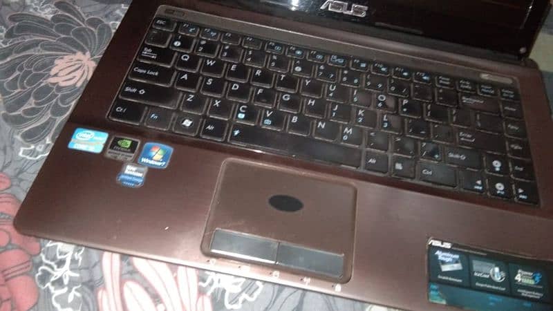 Core I5 2nd generation 8gb ram 1 gb Nividia graphic card 2