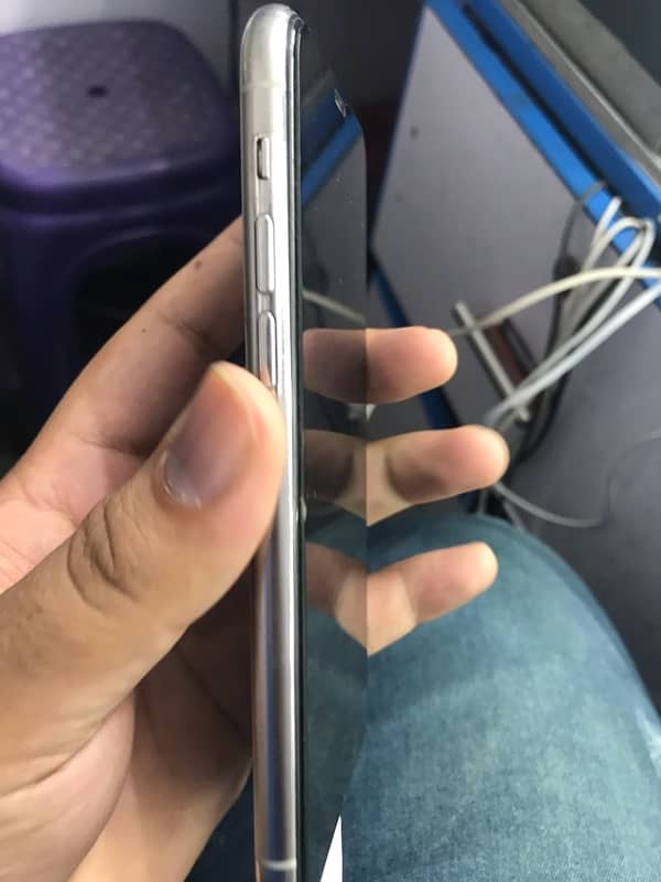 Iphone 11 pro 256GB PTA prove 4