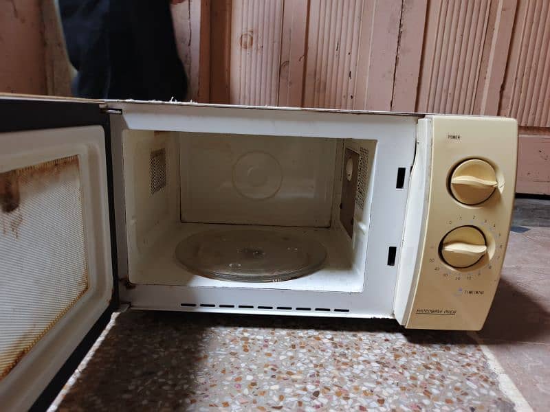 Haier Microwave 1